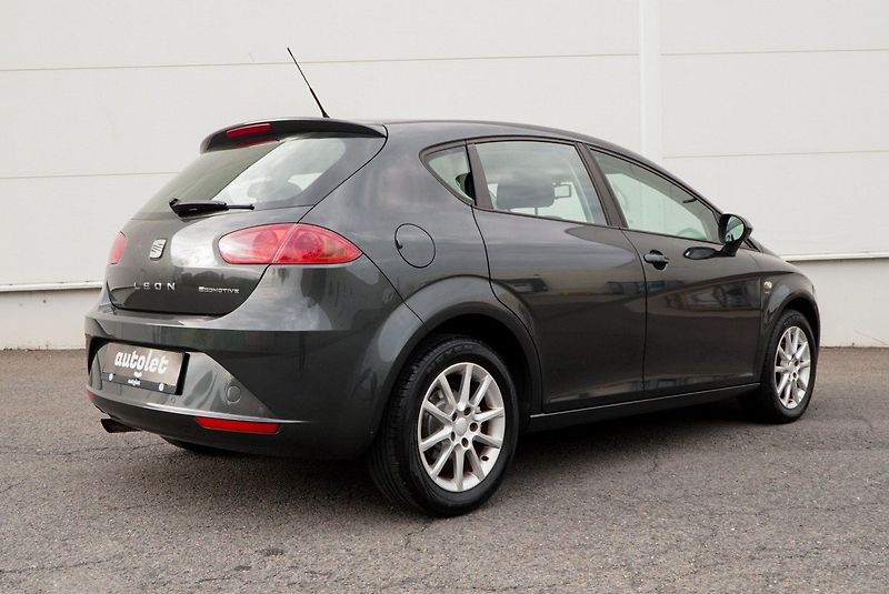 Seat Leon (2011) 1.2 TSi 77kW STYLE - fotka 10 z 28