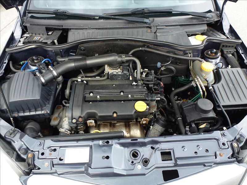 Opel Tigra 1,4 16V Roadster Cabrio - fotka 35 z 48