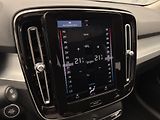 Volvo XC40 B4 AWD MOMENTUM PRO CZ - náhled 23