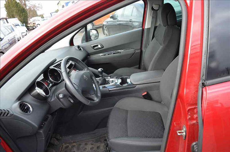 Peugeot 3008 (2014) 1,6 HDI - fotka 16 z 21