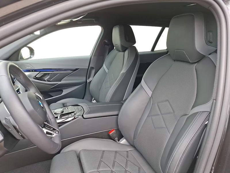 BMW Řada 5 520d xDrive M-Sport HuD Venti - fotka 11 z 16