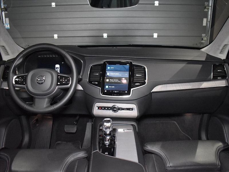 Volvo XC90 2,0 B5 AWD Ultimate tažné,Pano - fotka 16 z 28