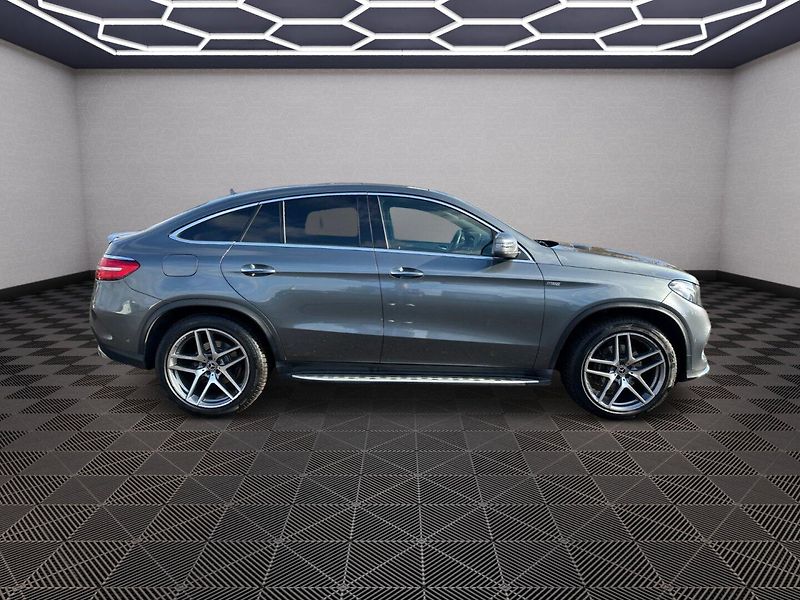 Mercedes-Benz GLE (2017) 350D 4Maric 190kw - fotka 8 z 29