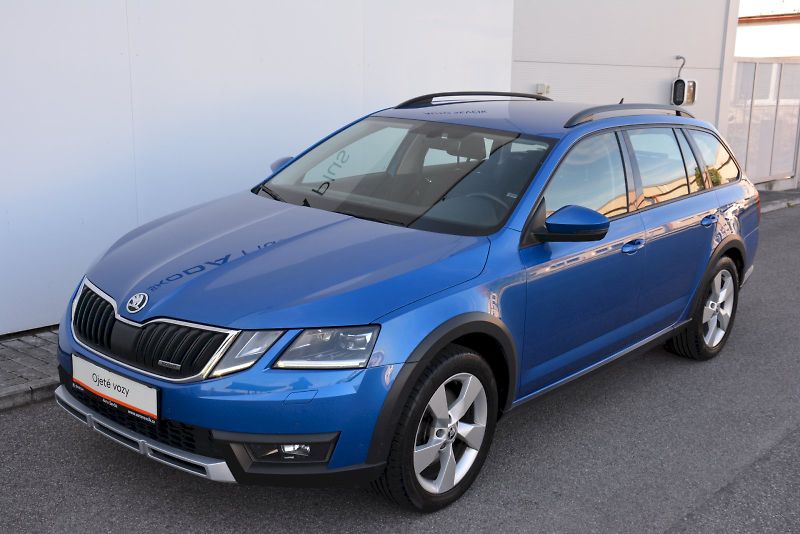 Škoda Octavia (2017) Combi 1.8 TSI 132 kW 4x4 DSG 6 - fotka 11 z 30