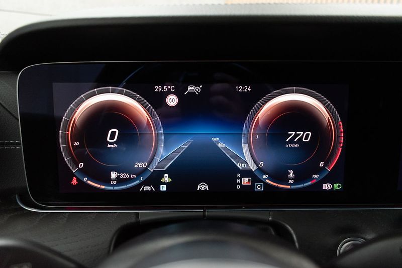 Mercedes-Benz Třídy E E 220d AMG*4MATIC*TAŽNÉ*ACC*ČR - fotka 23 z 52