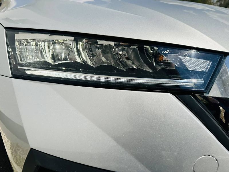 Škoda Octavia Liftback Style 2.0 TDI 110 kW - fotka 28 z 31