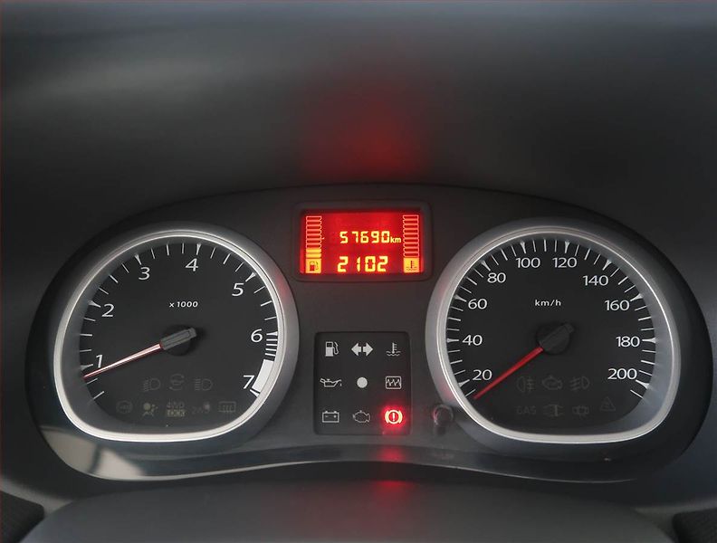 Dacia Duster (2011) 1.6 16V - fotka 11 z 13