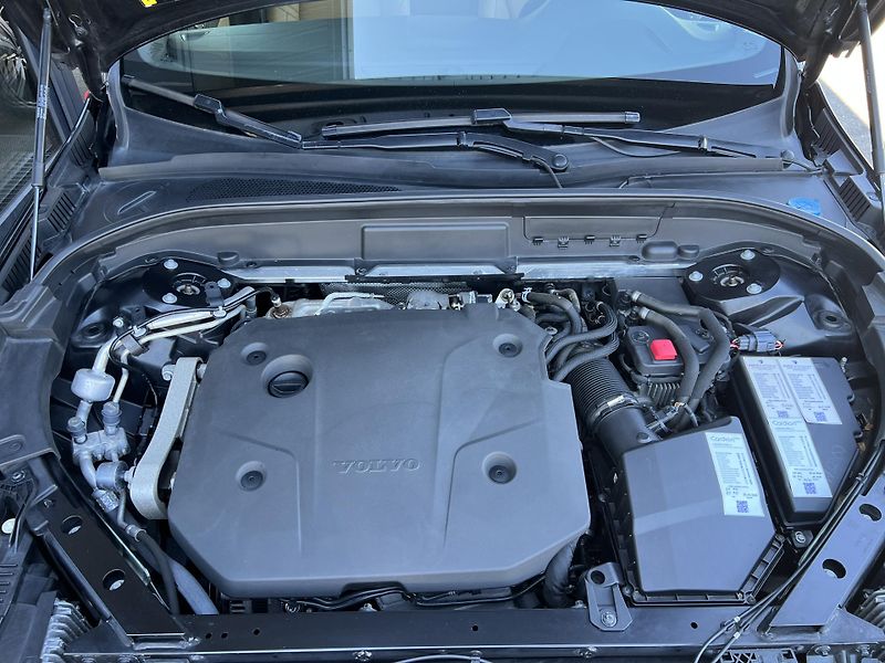 Volvo XC60 INSCRIPTION 2.0 B4 AWD ČR DPH - fotka 34 z 40