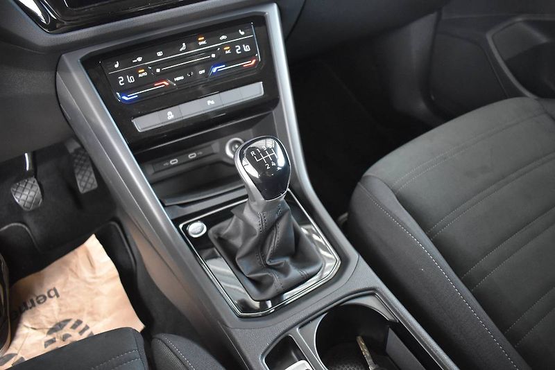 Volkswagen Touran (2023) 1.5TSI 110kW,LED,Manuál - fotka 22 z 22