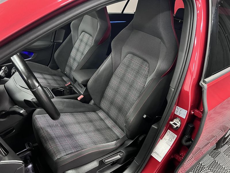 Volkswagen Golf GTI 180 kW Servis 68tkm - fotka 15 z 49