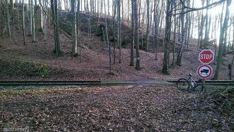 Kuriózní a vtipné značení na českých silnicích.