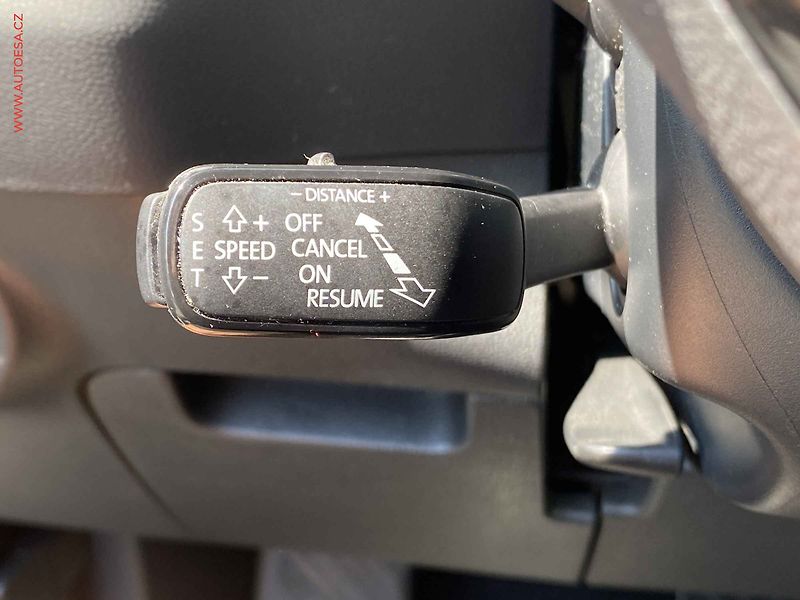 Škoda Karoq (2019) 1.6 TDi, Ambition, DSG, navi - fotka 13 z 16