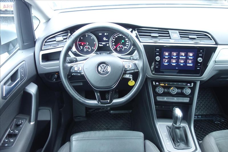 Volkswagen Touran 2,0 TDi 110KW,ČR,SERV.KN.,DSG. - fotka 19 z 34