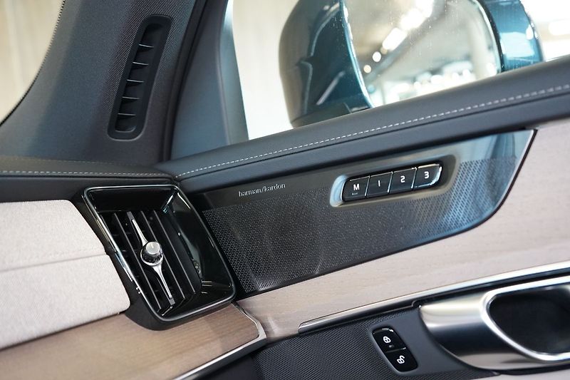 Volvo XC90 T8 PLUS Bright, Ventilace, 360 - fotka 42 z 49