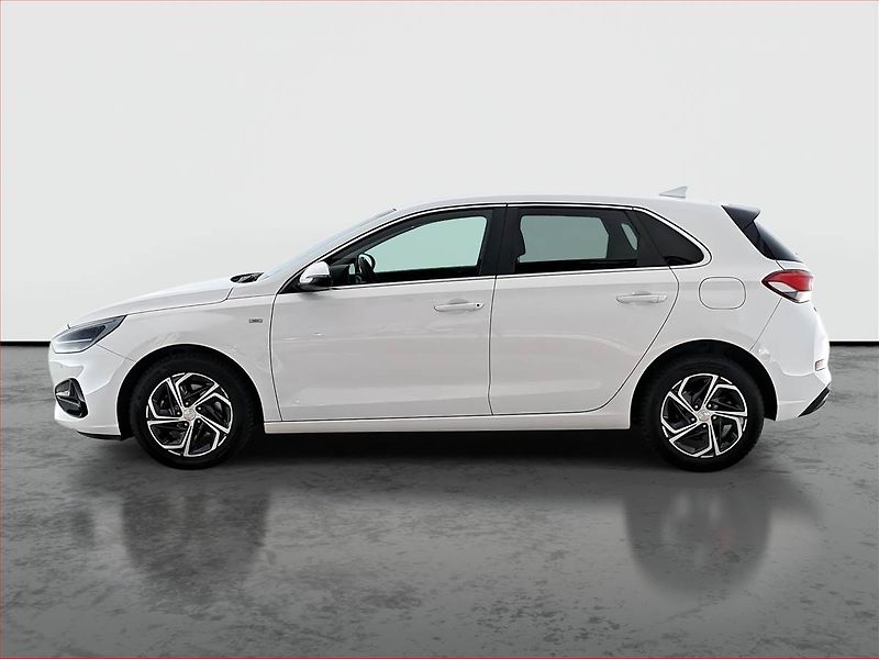 Hyundai i30 (2023) Smart 1.5 T-GDI MHEV, ČR,1.maj - fotka 3 z 20