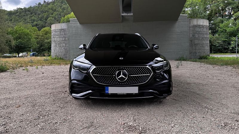 Mercedes-Benz Třídy E (2024) E220d, AMG, ZÁRUKA, PANORAMA - fotka 2 z 20