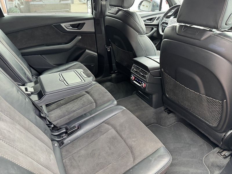 Audi Q7 (2016) 3.0TDi S-Line LED Bose Vzduch - fotka 22 z 50