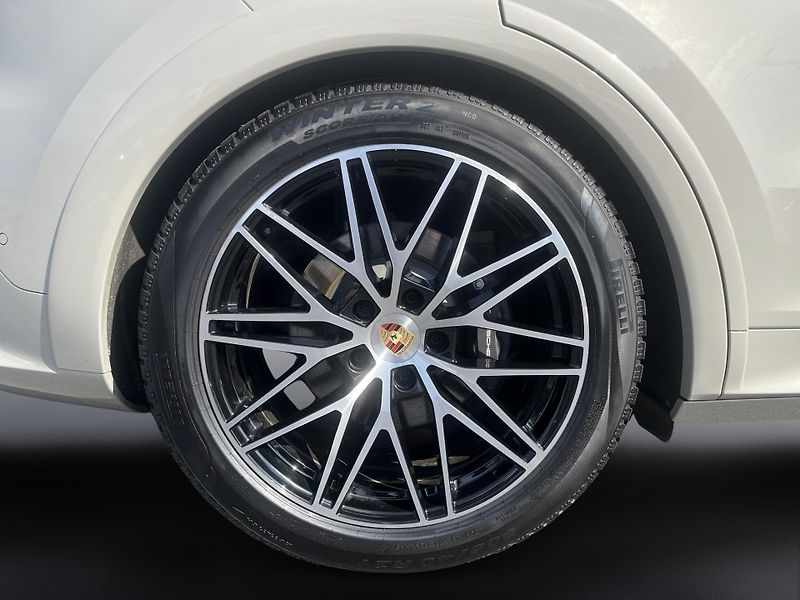 Porsche Cayenne (2025) E-hybrid - fotka 13 z 29