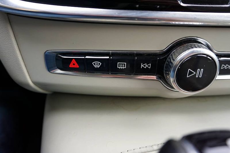 Volvo V90 (2019) INSCRIPTION POLESTAR 2,0 D5 17 - fotka 32 z 53