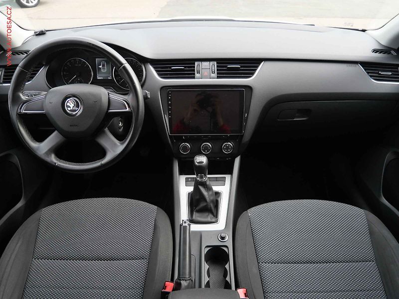 Škoda Octavia (2015) 2.0 TDi, ČR, Ambition - fotka 8 z 20