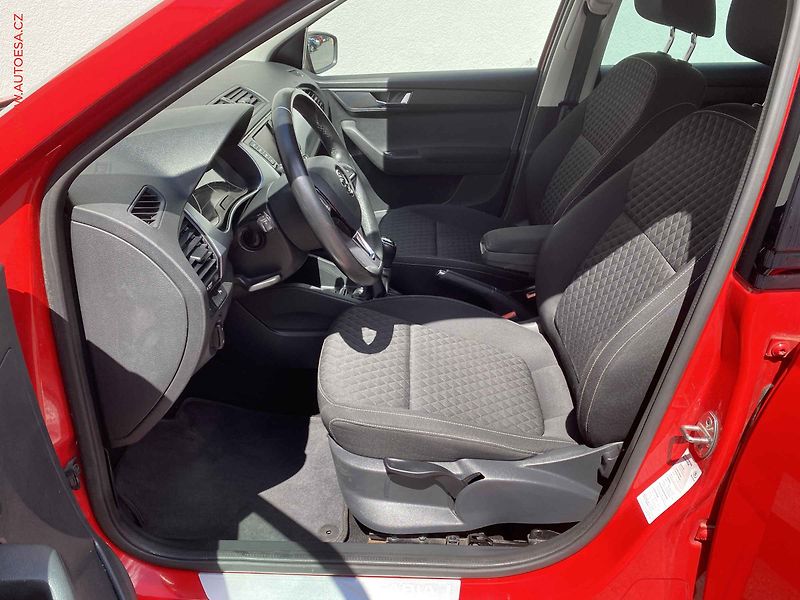 Škoda Fabia (2017) 1.0 TSi, Drive, +ALU - fotka 9 z 16