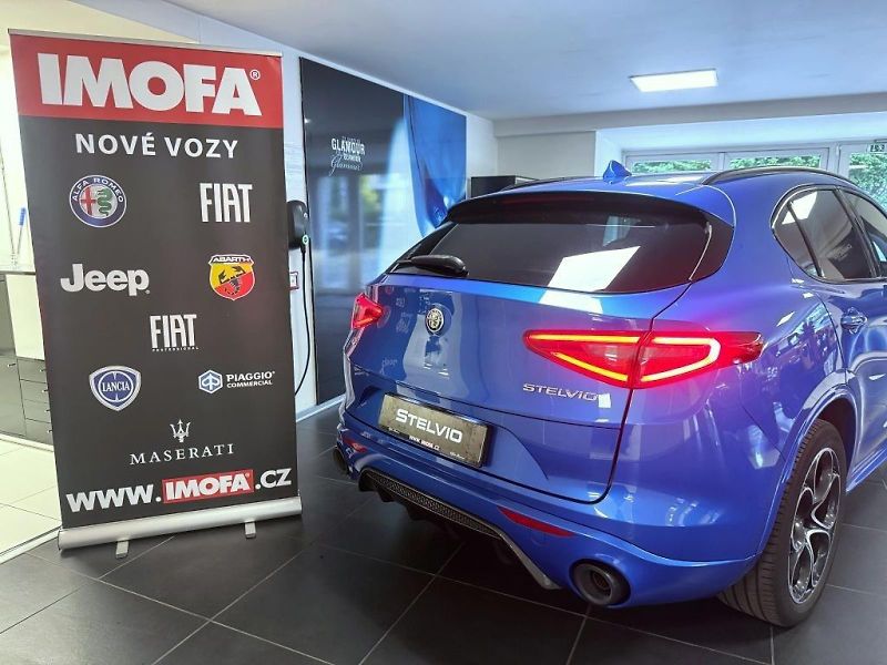 Alfa Romeo Stelvio (2023) 2.0T 280k AT8 ZF Q4 4x4 Veloce - fotka 5 z 19