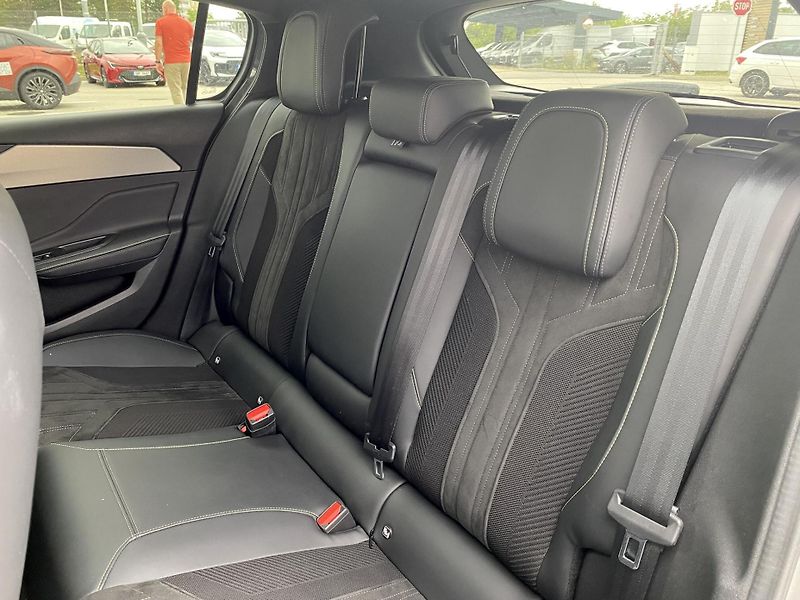 Peugeot 308 e-GT 115kW 54kWh - fotka 6 z 17
