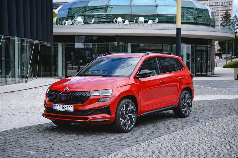 Škoda Karoq (2023) Sportline Exclusive 2,0 TSI 14 - fotka 18 z 37