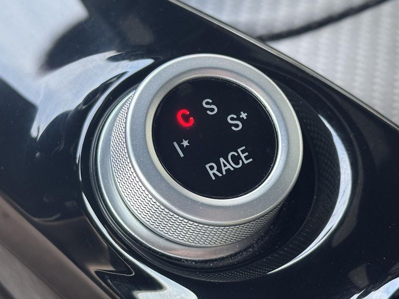 Mercedes-Benz AMG GT (2017) R 4.0 V8 430kW, Carbon Ceramic - fotka 36 z 61