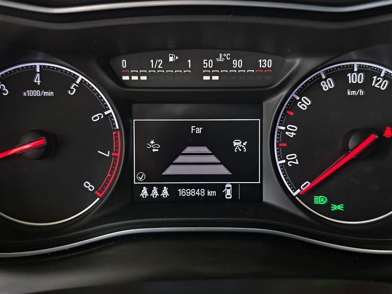 Opel Zafira TOURER 1.4 TURBO 103kW LED, ČR - fotka 14 z 23