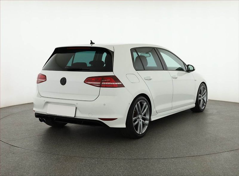 Volkswagen Golf (2014) R-Line 1.4 TSI, Serv.kniha - fotka 5 z 21