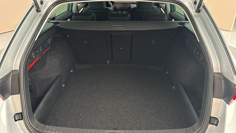 Škoda Octavia 2.0 TDI Style Combi - fotka 17 z 27