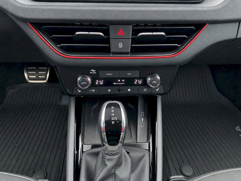 Škoda Scala (2024) 1.0 TSI DSG Drive - fotka 25 z 28