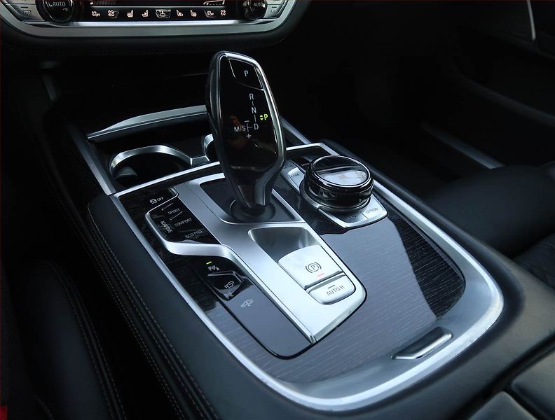 BMW Řada 7 (2019) M Paket 730 d xDrive, ČR - fotka 13 z 29