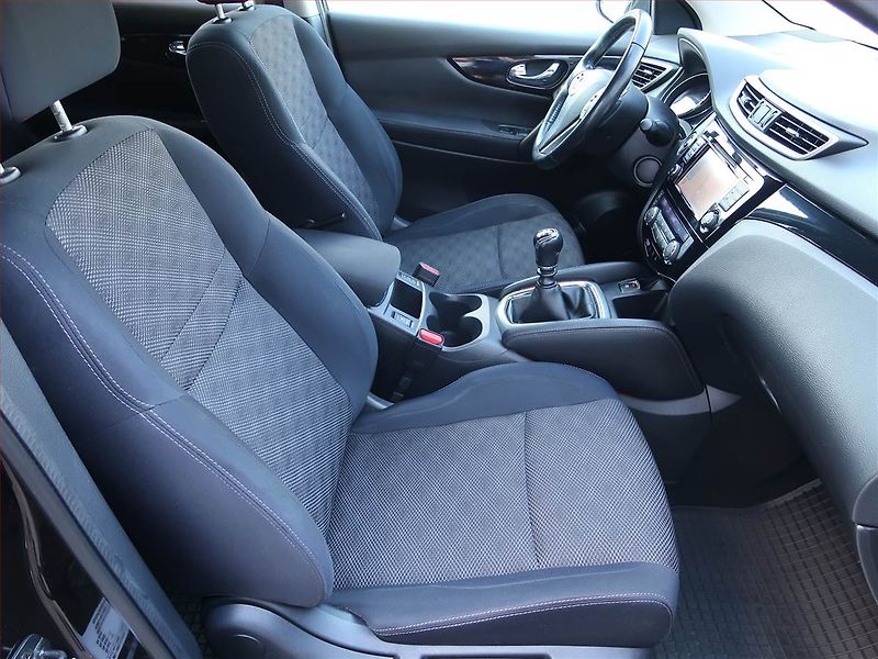 Nissan Qashqai (2014) 1.5 dCi, Serv.kniha, Navi - fotka 9 z 17