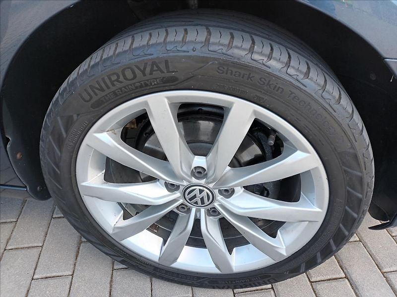 Volkswagen Golf 1,4 16V,59KW,TREND,KLIMA,VÝHŘE - fotka 30 z 50
