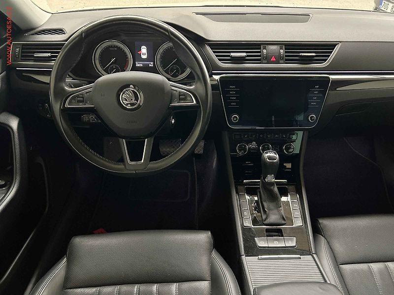 Škoda Superb (2018) 2.0TDi, ČR, L&K, bixen, kůže - fotka 8 z 17