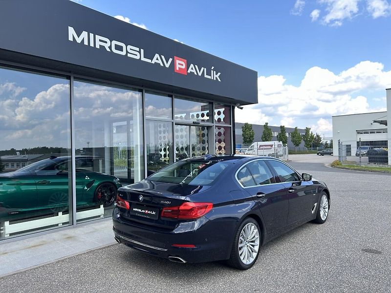 BMW Řada 5 5540i xDrive Luxury Line - fotka 5 z 37