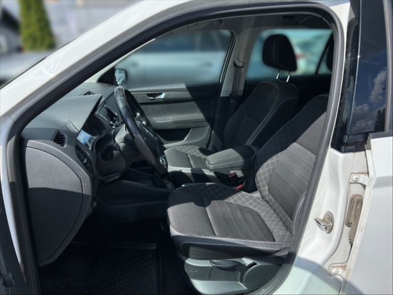 Škoda Fabia 1,0 TSI 70 Ambition - fotka 7 z 11