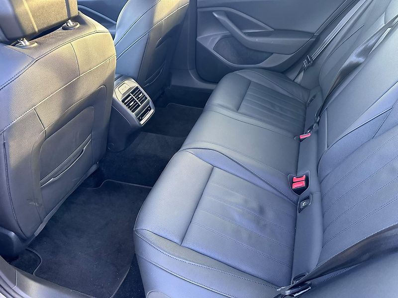 Škoda Superb 2.0 TDI 110kW Selection - fotka 10 z 12