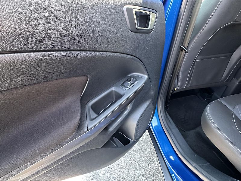 Ford EcoSport (2019) 1.0/92kW * NAVI *XENON* 1.Maj  - fotka 29 z 38