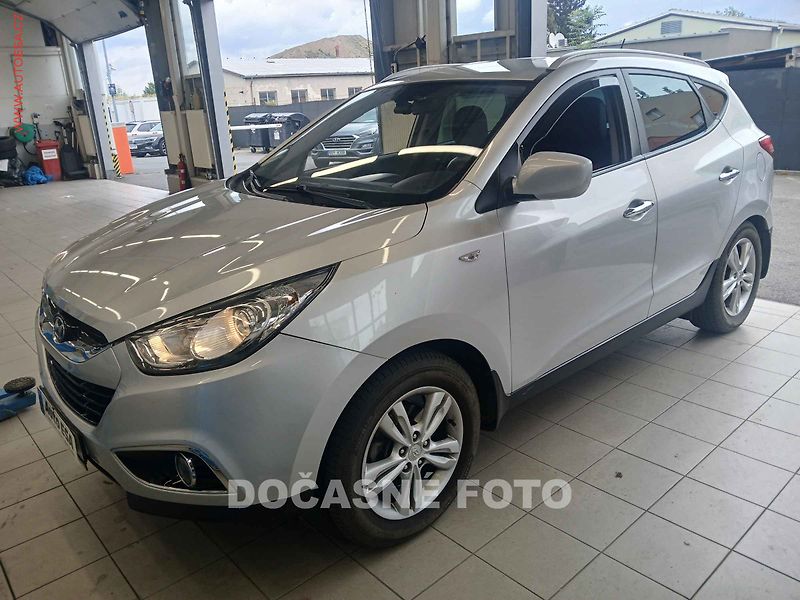 Hyundai ix35 (2011) 2.0CRDi 4x4, AT, kůže, autoAC - fotka 1 z 3