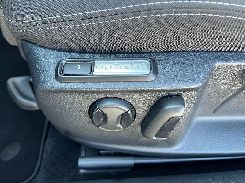 Volkswagen Passat (2022) 2.0TDI 110KW  Business! LED! - fotka 17 z 36