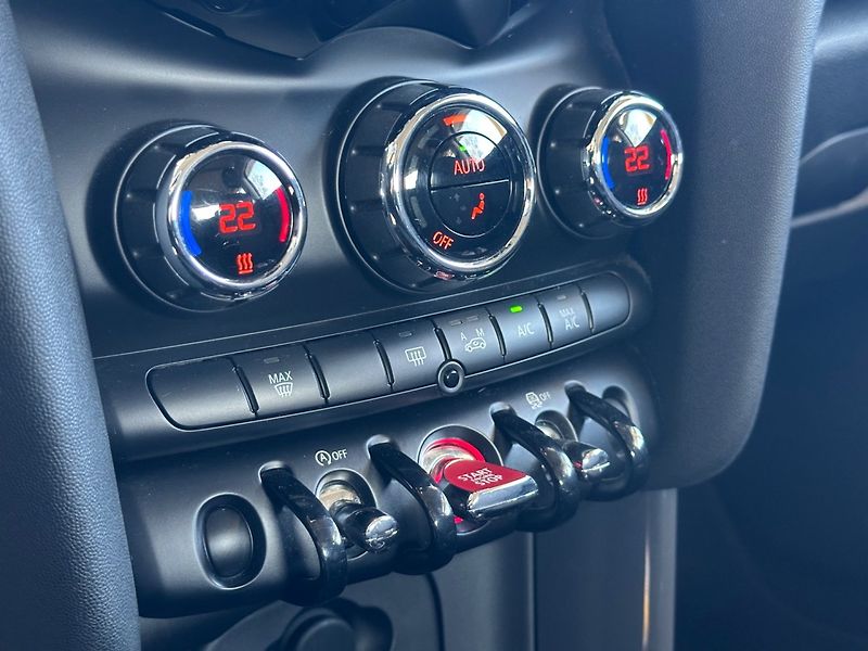 Mini Cooper 1.2i AUTOMAT, 100%KM - fotka 9 z 13