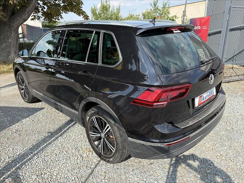 Volkswagen Tiguan 2,0 TDi DSG 4Motion  LED,ACC - fotka 3 z 50