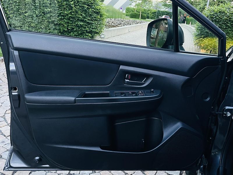 Subaru XV 1.6i 4x4 1MAJ TAŽNÉ SERVISKA - fotka 27 z 36