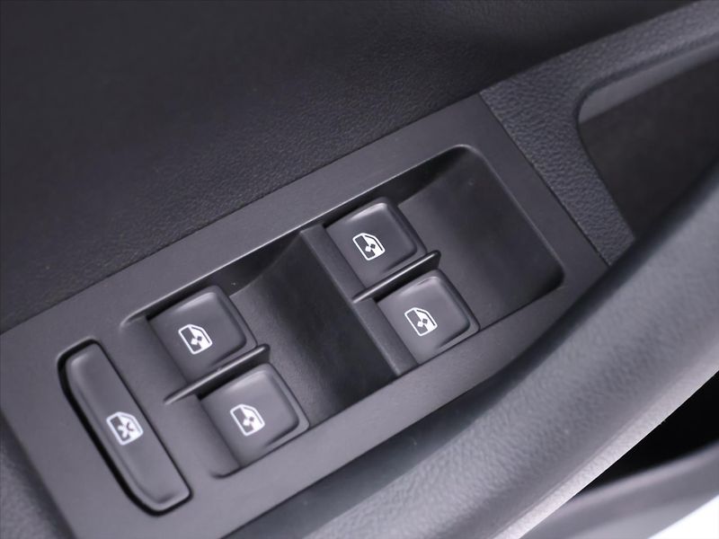 Škoda Octavia 2,0 TDI 110kW Style Webasto CZ - fotka 17 z 36