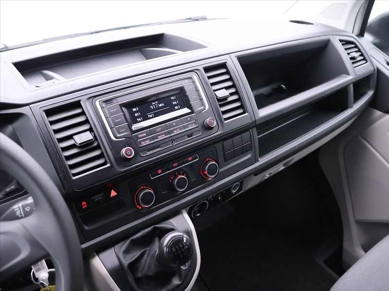 Volkswagen Transporter 2,0 TDI 9-Míst Long 1.Maj DPH - fotka 17 z 27