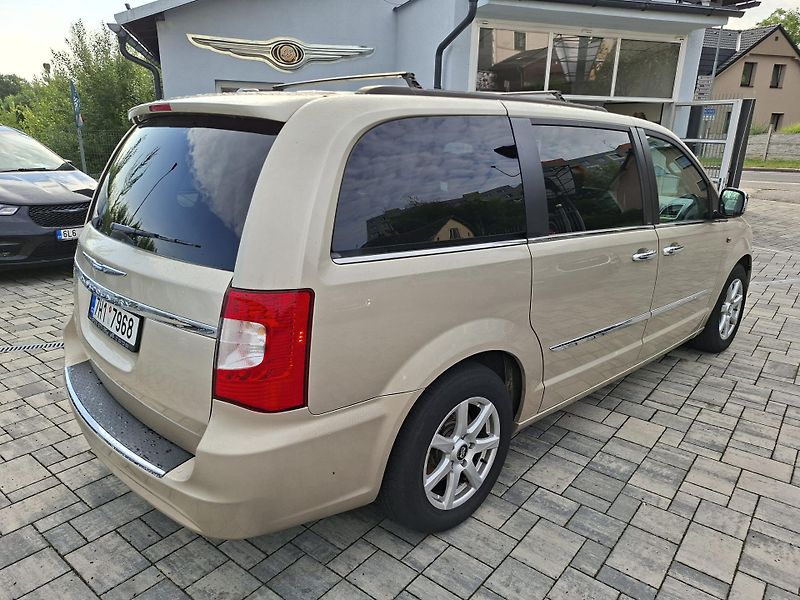 Chrysler Town & Country (2014) 3,6L 7míst, LPG, tažné, 2xkola - fotka 7 z 35