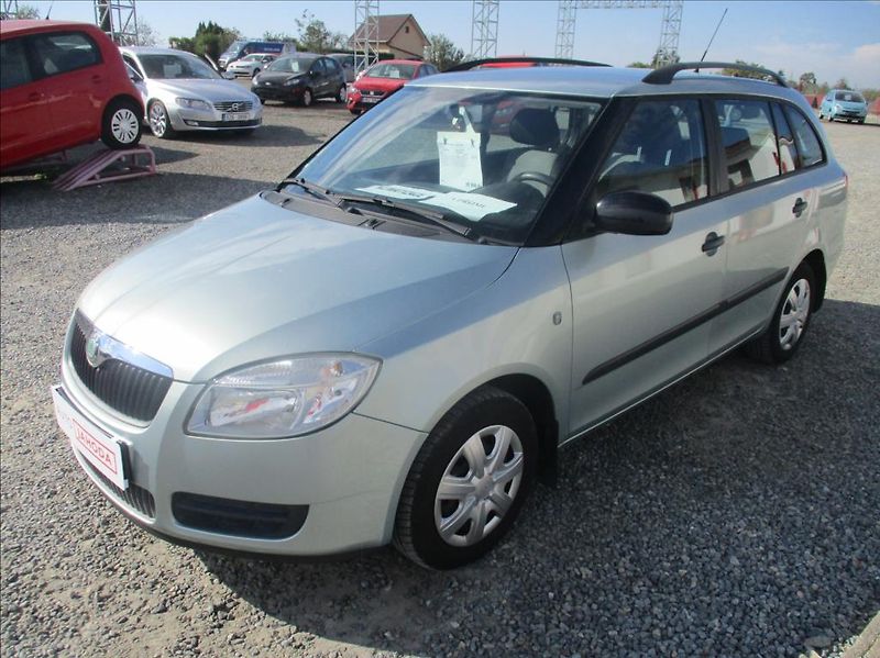 Škoda Fabia 1,4 i 16v, klimatizace, tažné, - fotka 3 z 17